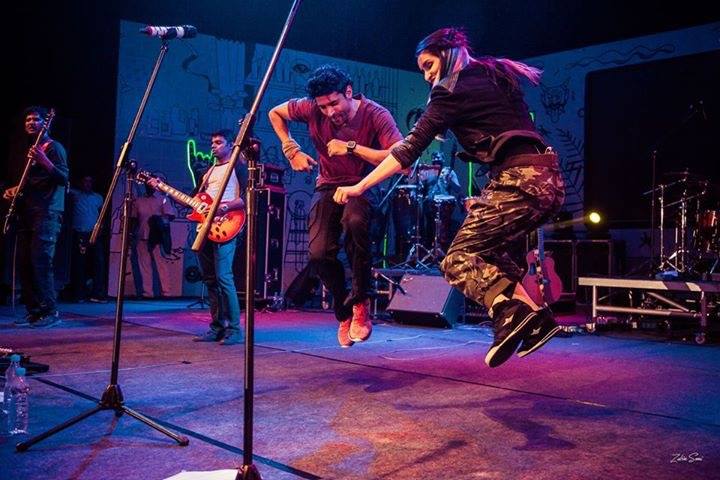 Farhan Akhtar, Shraddha Kapoor rocks at NH7 Weekender, Hyderabad | Rock On 2
