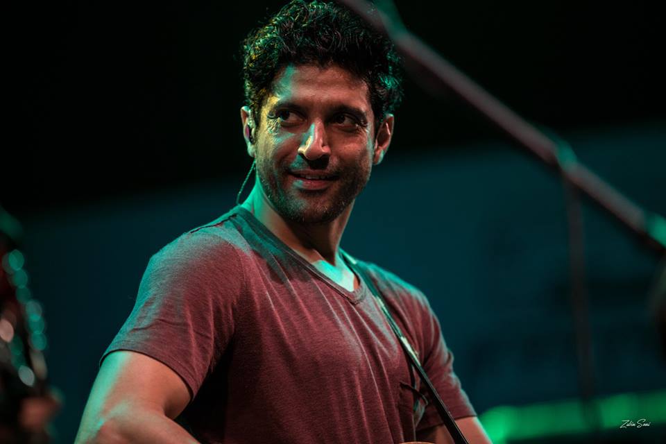 Farhan Akhtar rocks at NH7 Weekender, Hyderabad | Rock On 2