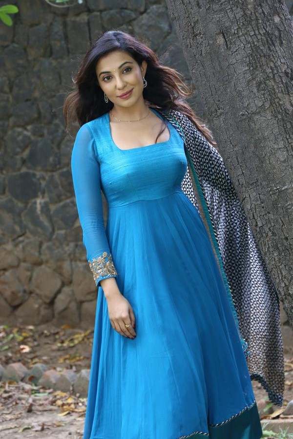 Enkitta Mothathe Movie Audio Launch Stills | Parvathy Nair