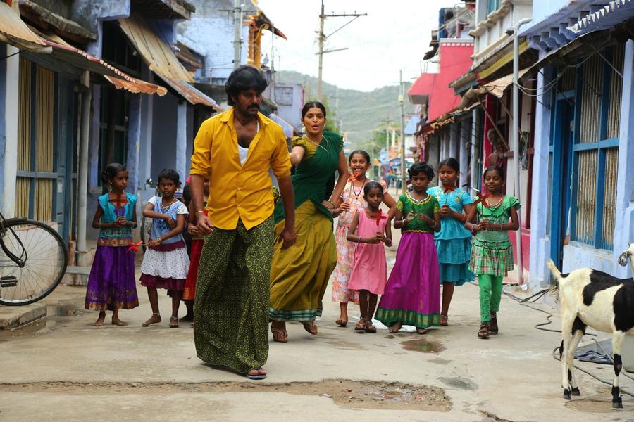 Enkitta Mothathe Tamil Movie Stills | Natraj, Sanchita Shetty