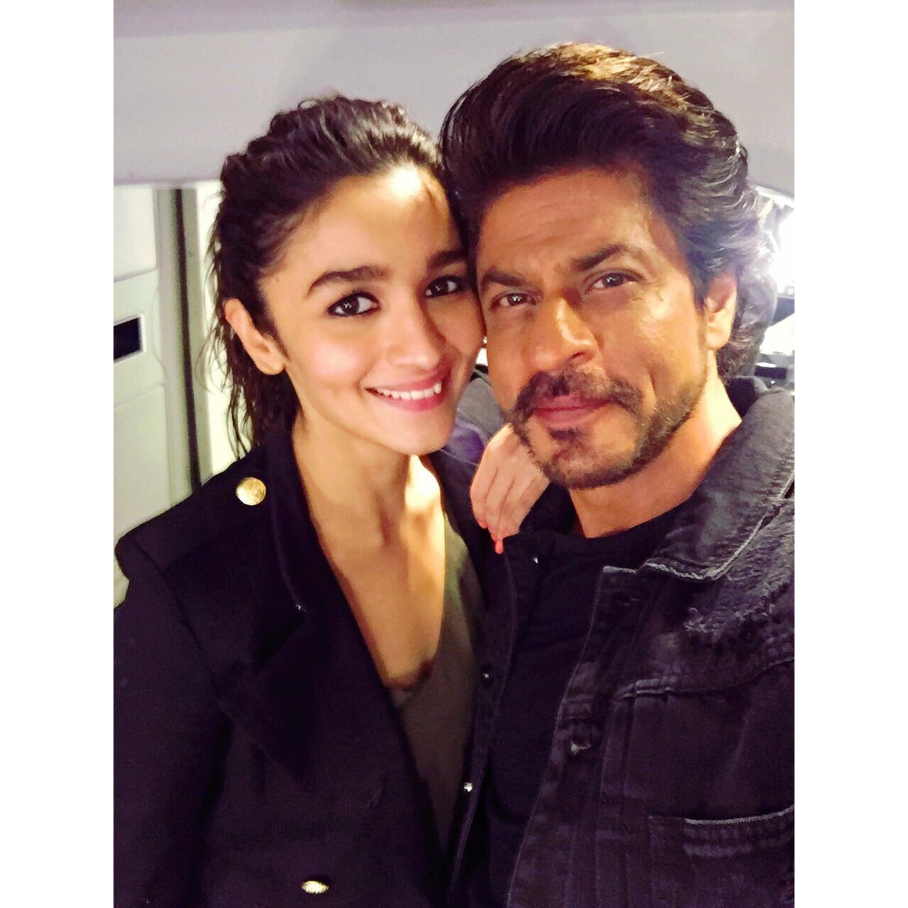Shah Rukh Khan and Alia Bhatt promote Dear Zindagi