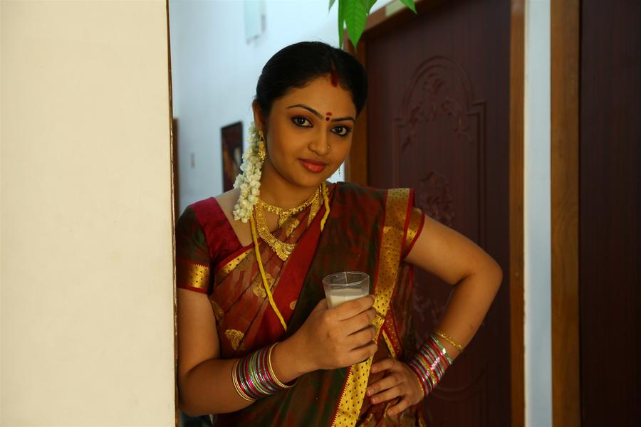 Arunthathi Nair stills from Saithan