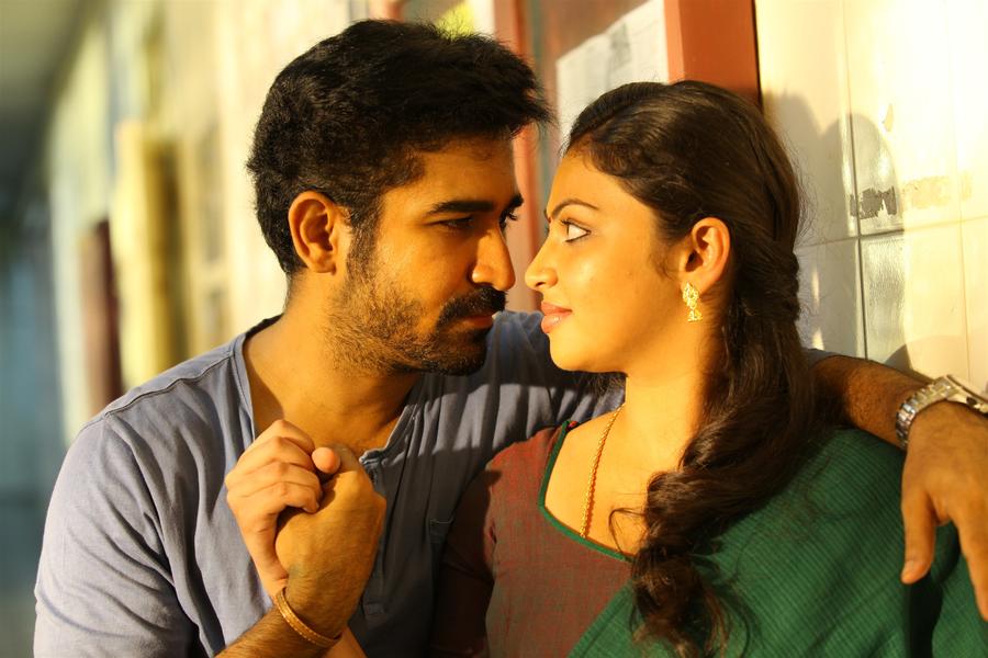 Arunthathi Nair, Vijay Antony stills from Saithan