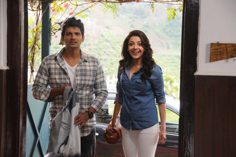 Jiiva, Kajal stills from Kavalai Vendam movie
