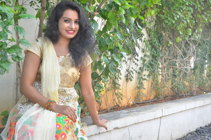 Chennai 2 Bangkok Movie Pooja Stills | Yazhini