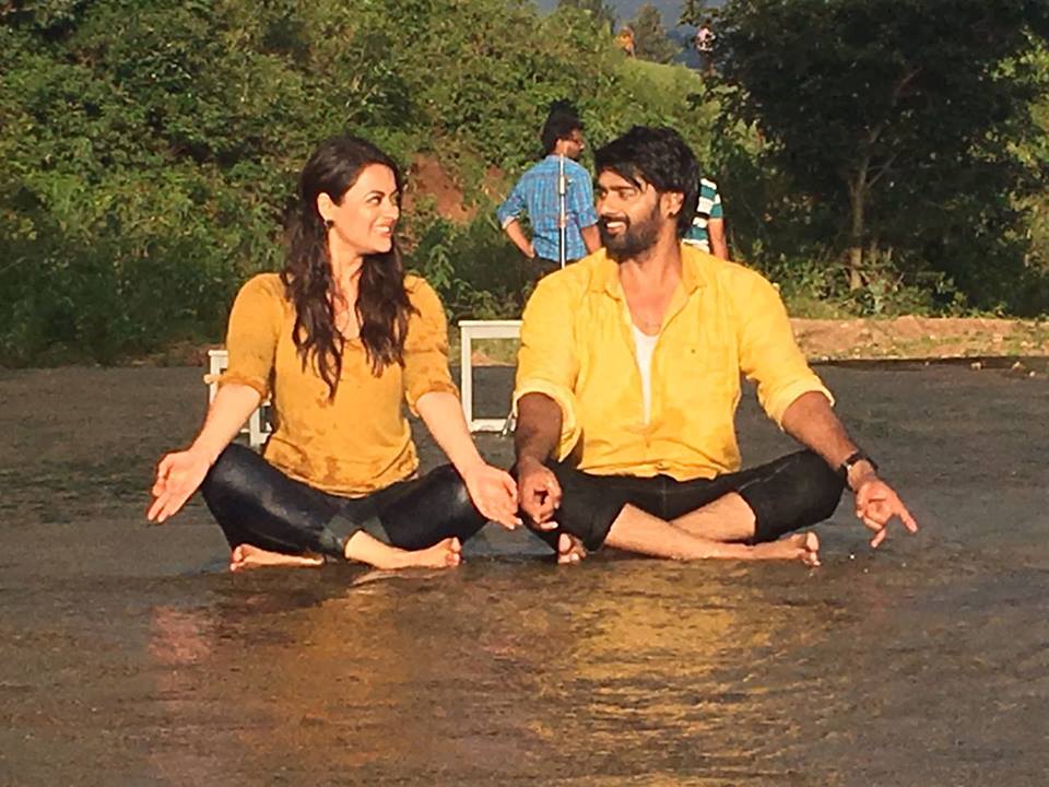 Meelo Evaru Koteeswarudu Movie Working Stills