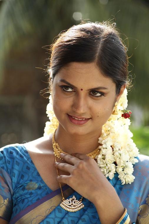 Azhahendra Sollukku Amudha Tamil Movie Stills | Aarshitha