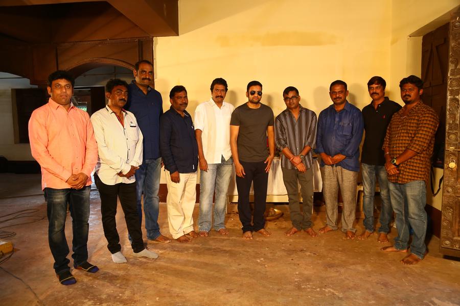 Mannavan Vanthanadi Movie Pooja Stills