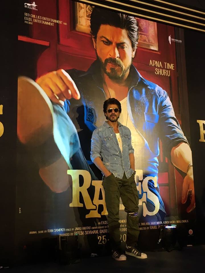 Shah Rukh Khan At Raees Trailer Launch
