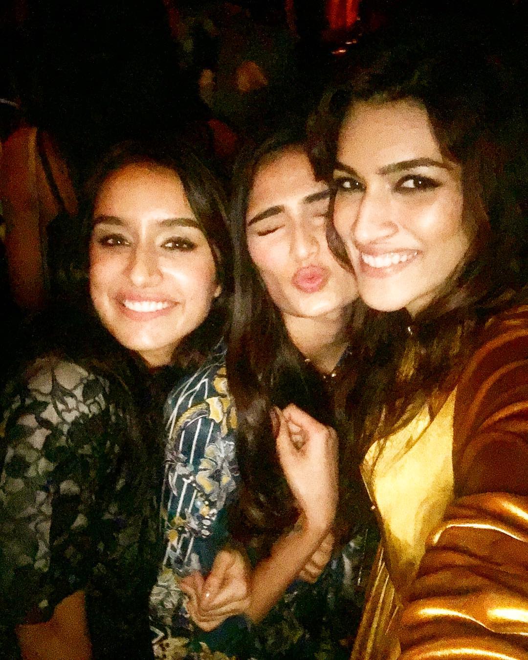 Kriti Sanon, Athiya Shetty, Shraddha Kapoor attend the Manish Malhotra's birthday party