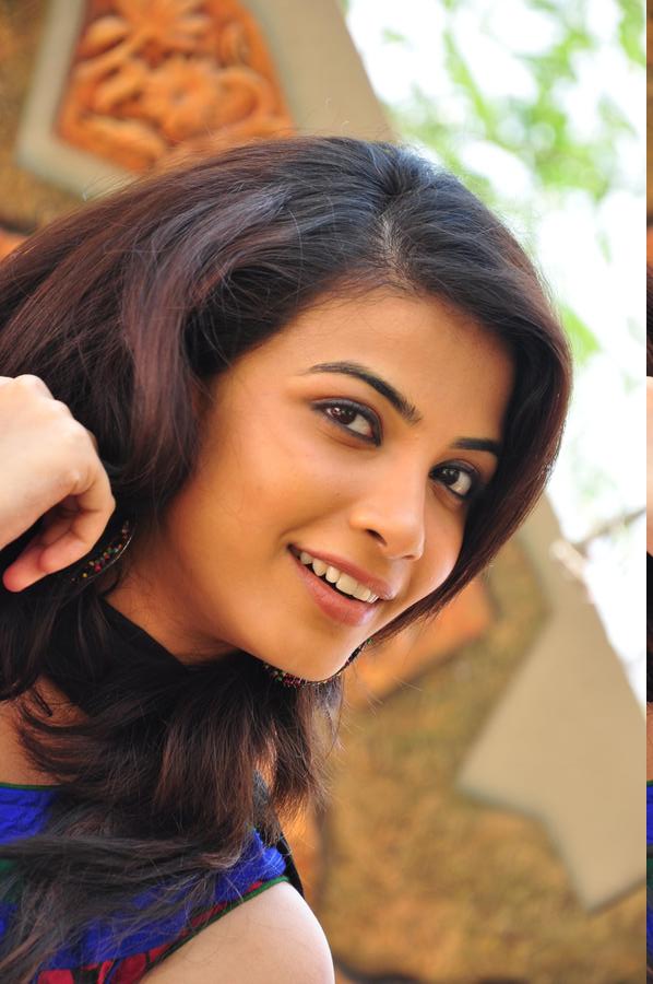 Vaaraayo Vennilaave Movie Stills