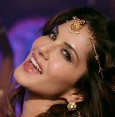 Sunny Leone in Laila Main Laila Song From Raess