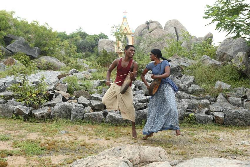 Legendary Editor and Director B.Lenin in "KANDATHAI SOLLUGIREN" film to release on December 30