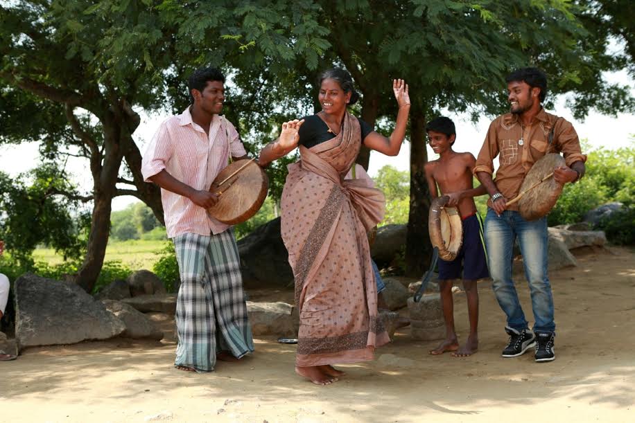 Kandathai Sollugiren Movie Stills