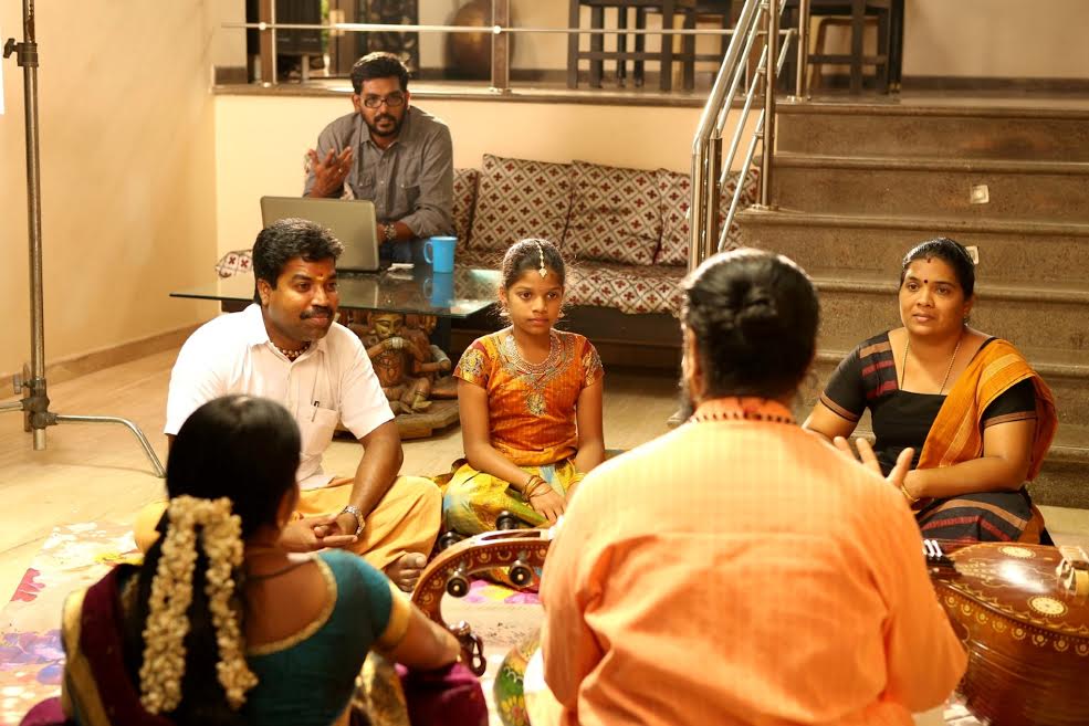 Kandathai Sollugiren Movie Stills