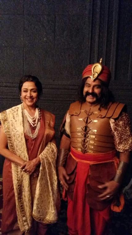 Nandamuri Balakrishna, Hema Malini on the sets of Gautamiputra Satakarni