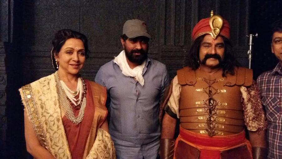 Nandamuri Balakrishna, Hema Malini and Director Krish on the sets of Gautamiputra Satakarni
