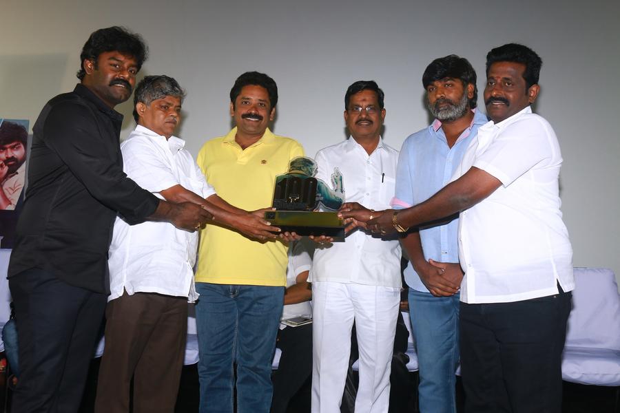 Dharma Durai Movie 100 Days Celebration Stills | S Thanu, Vijay Sethupathi, R. K. Suresh, Director Seenu Ramasamy