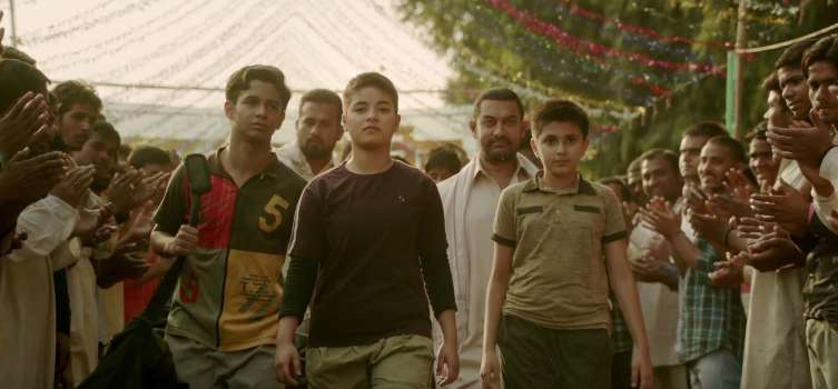 Aamir Khan's Dangal enters 300 crore club !!