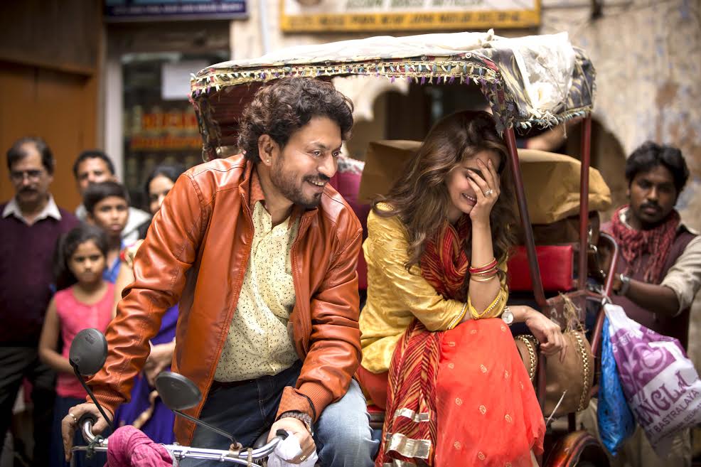 IRRFAN PLAYS PUNJABI BUSINESSMAN FROM CHANDNI CHOWK IN HINDI MEDIUM 