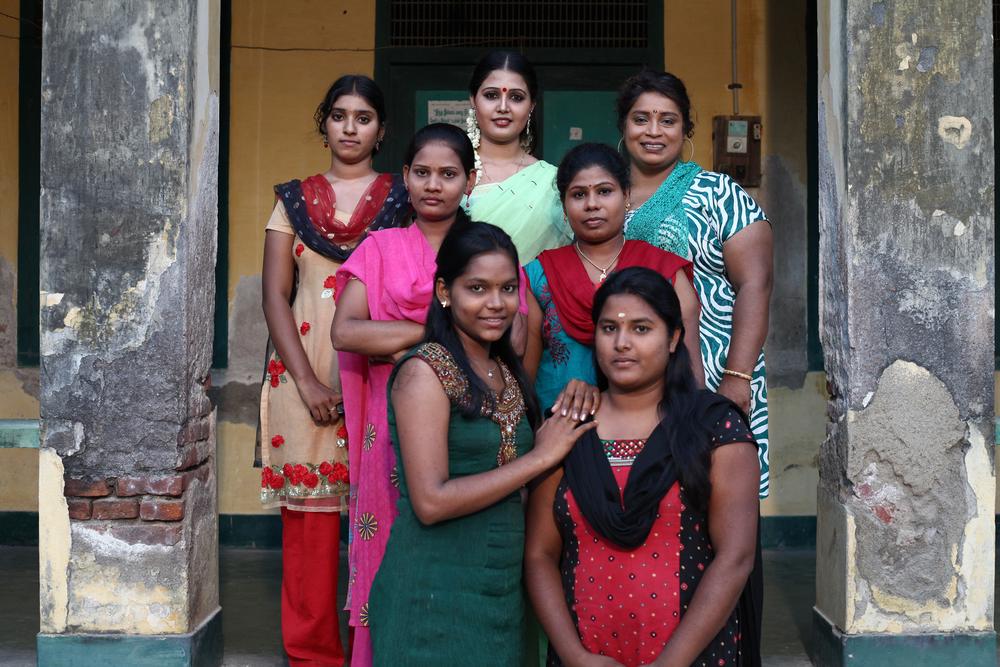 Sivappu Enakku Pidikkum Movie Stills | Sandra Amy