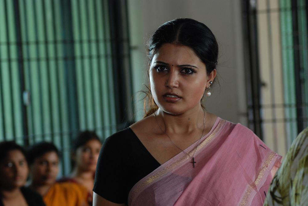 Sivappu Enakku Pidikkum Movie Stills | Sandra Amy