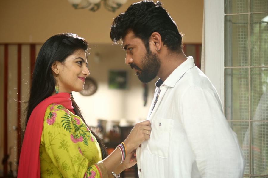 Vimal and Anandhi Stills from Mannar Vagaiyara Movie 