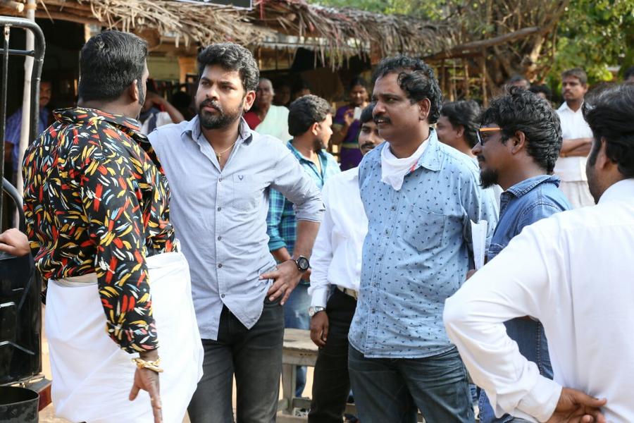 Mannar Vagaiyara Movie Working Stills | Robo Shankar, Vimal and Director Boopathy Pandian