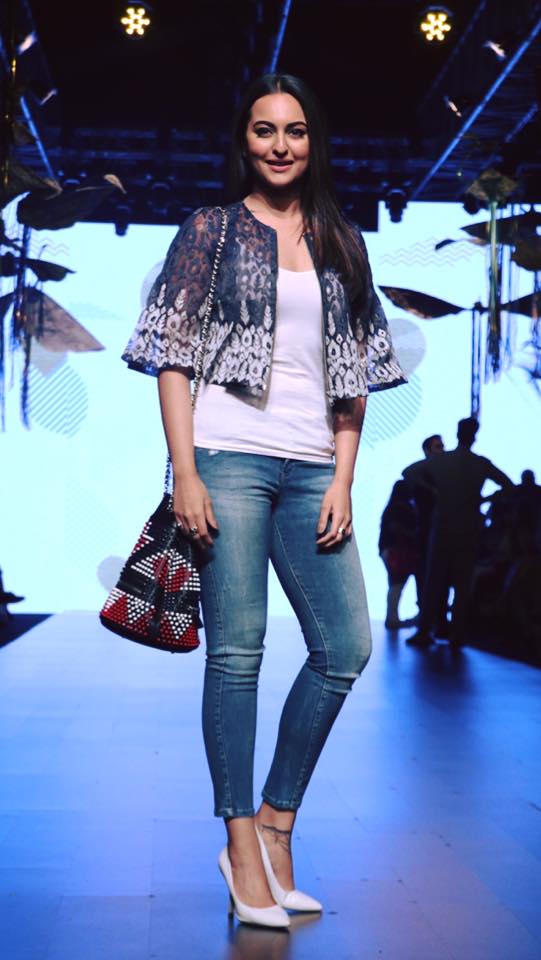 Sonakshi Sinha at Lakme Fashion Week Summer Resort 2017