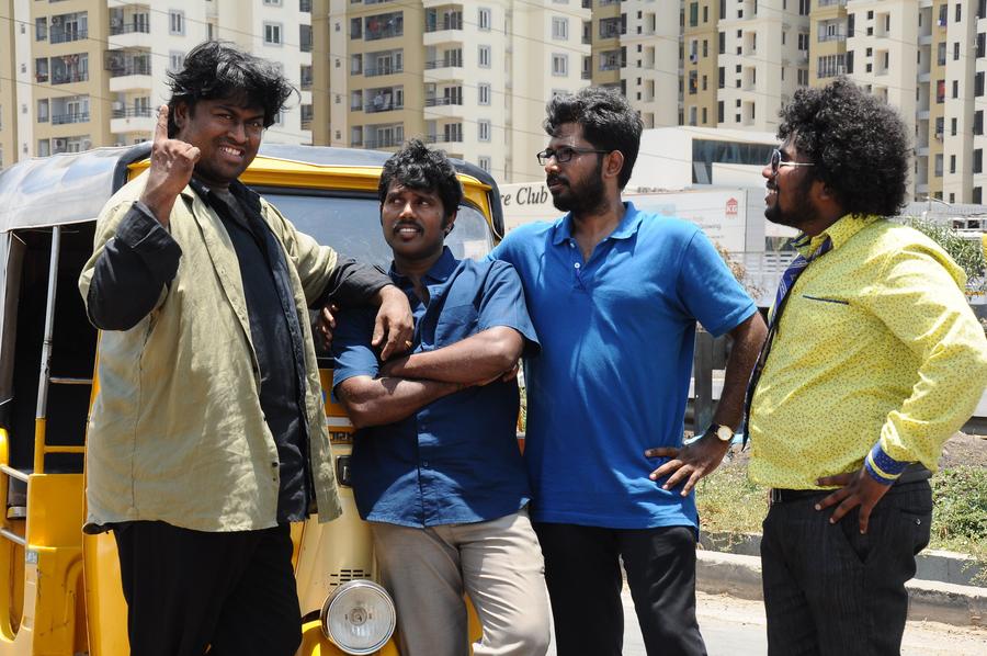 Julieum 4 Perum Movie | George, Amudhavaanan
