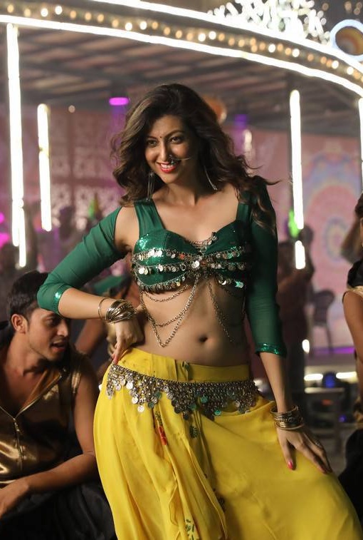 Actress Hamsa Nandini hot stills in Na Pere Singapore Sirimalli song from Kittu Unnadu Jagratha