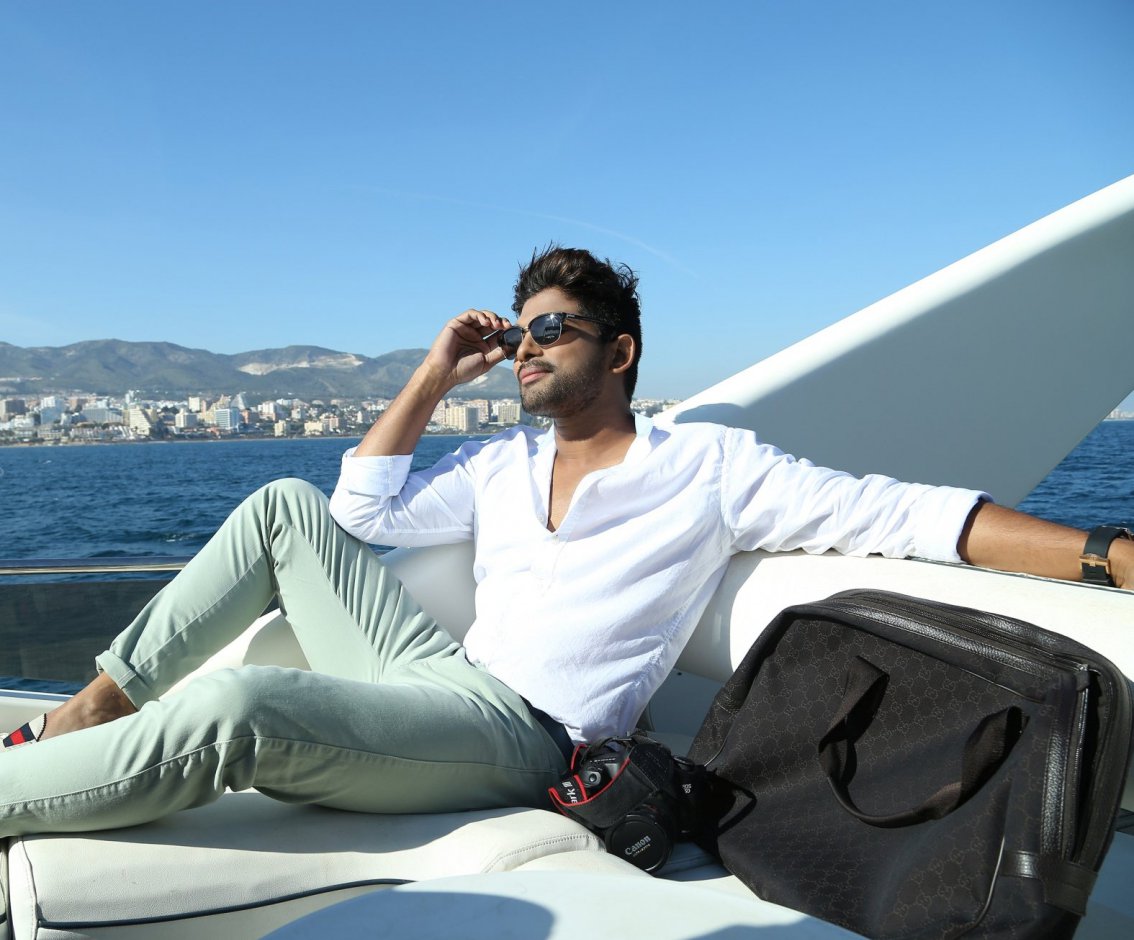 S/O Satyamurthy Telugu Movie Stills | Allu Arjun