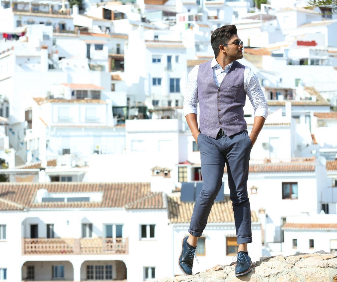 S/O Satyamurthy Telugu Movie Stills | Allu Arjun
