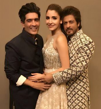 Shah rukh khan, Anushka Sharma and Manish Malhotra at Mijwan Summer 2017 Fashion show