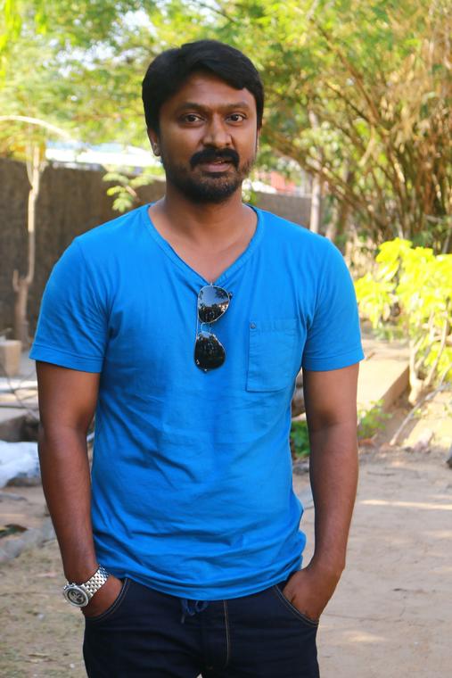 Krishna at Vizhithiru Press Meet Stills