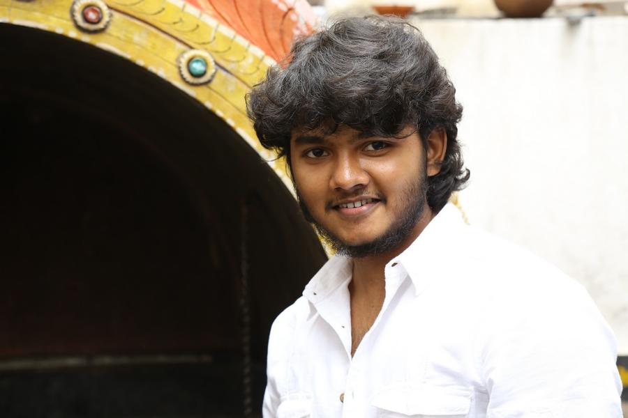 Kavalaippadatha Kadhalar Sangam Movie Pooja Stills