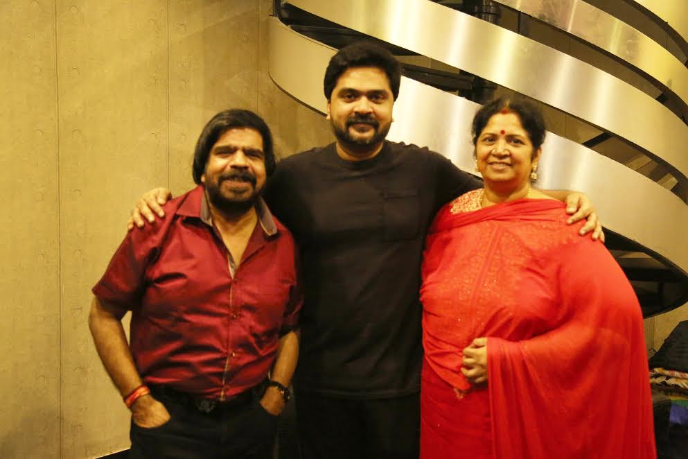 Simbu’s mother sings for Santhanam’s ‘Sakka Podu Podu Raja’!!
