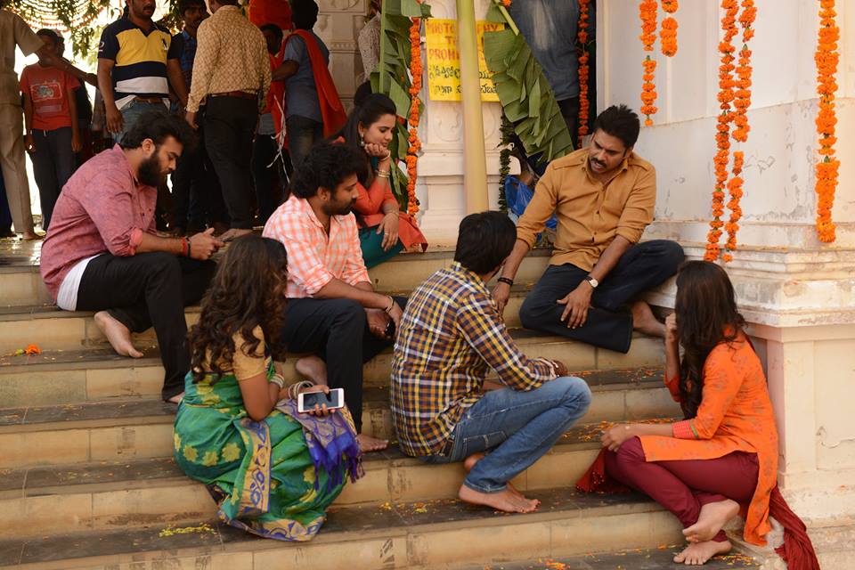 Katamarayudu Working Stills