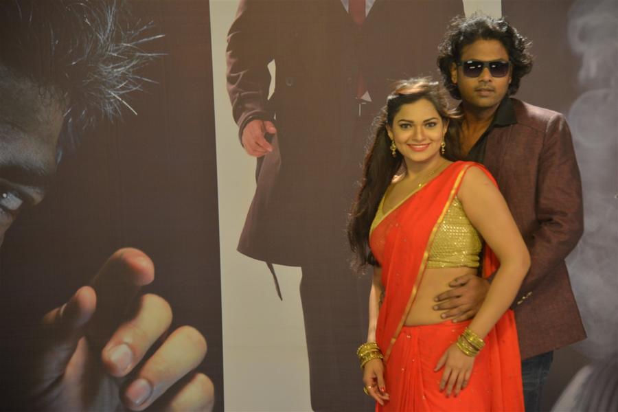 Jeevan, Ashwini in Jeyikkira Kuthira movie hot stills