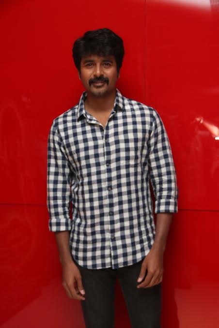 Siva Karthikeyan thanks for reuniting his friends in ‘Maragadha Naanayam’ audio launch