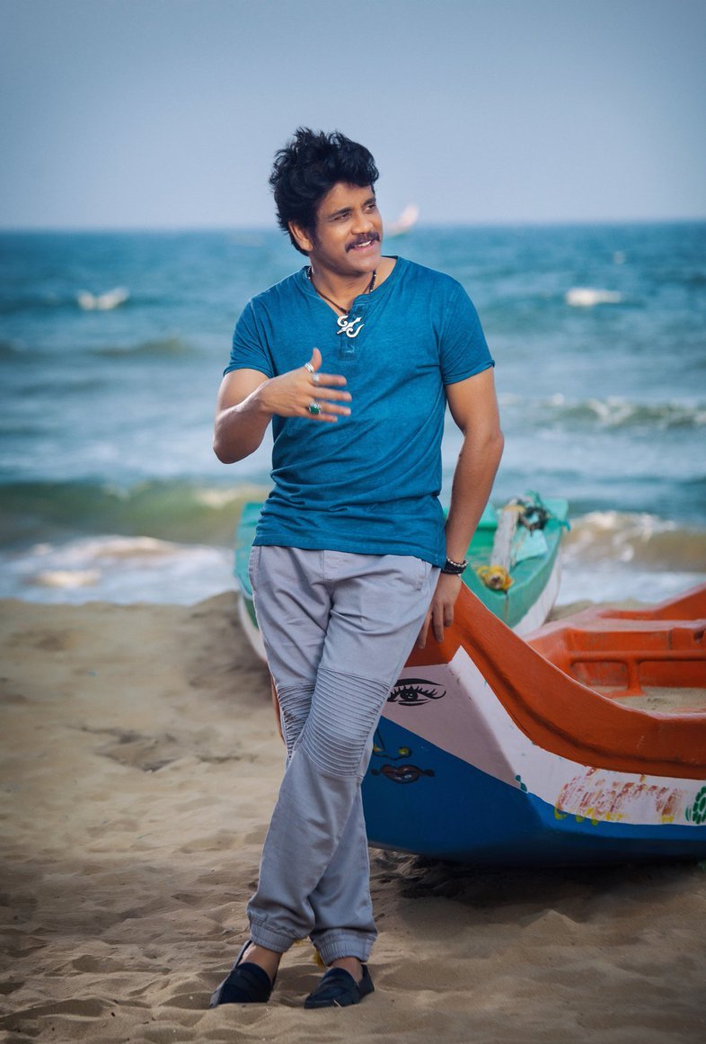Ever stylish Akkineni Nagarjuna from the sets of Raju Gari Gadhi 2