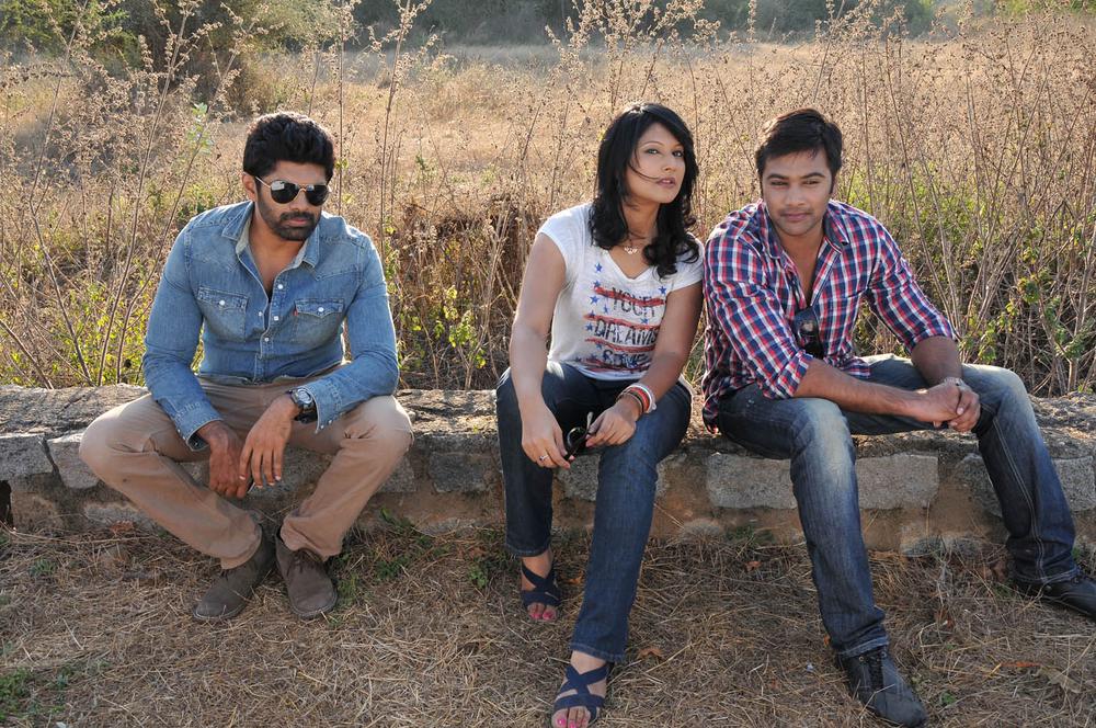 Kadavul Paathi Mirugam Paathi Tamil Movie Stills | Abhishek Vinod, Swetha Vijay
