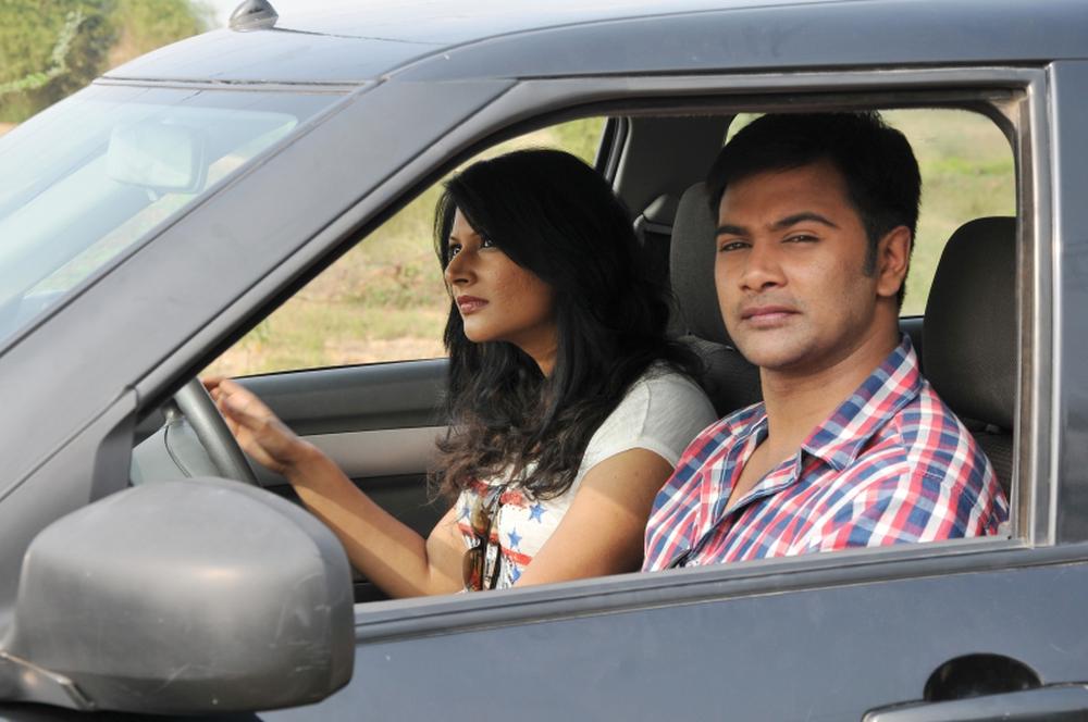 Kadavul Paathi Mirugam Paathi Tamil Movie Stills | Abhishek Vinod, Swetha Vijay