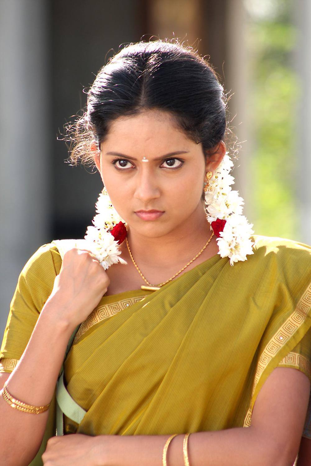 Ahathinai Tamil Movie Stills | Mahima Nambiar, Varmah, Aadukalam Naren