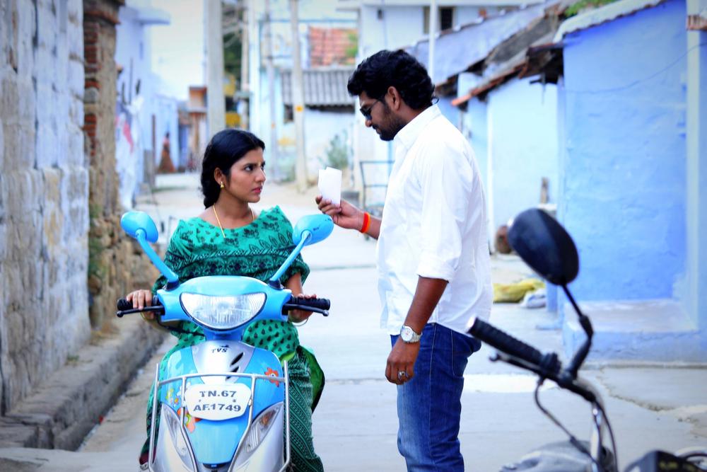 Stills From Arasakulam Tamil Movie | Rathan Mouli, Nayana Nair