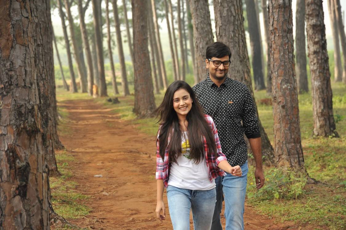 Srinivas Avasarala, Mishti Chakraborty Starrer Babu Baga Busy Telugu Movie Stills