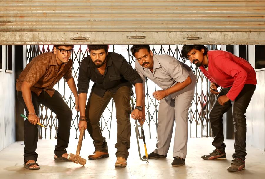Naalu Peruku Nalladhuna Edhuvum Thappilla Movie Stills