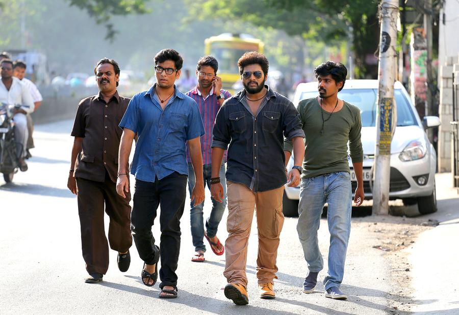 Naalu Peruku Nalladhuna Edhuvum Thappilla Movie Stills