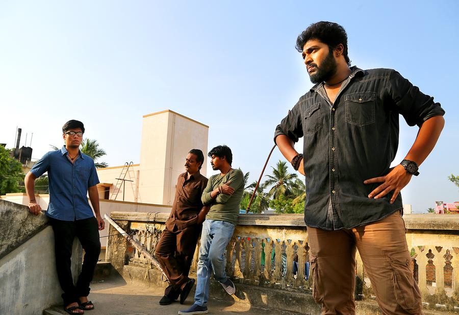 Naalu Peruku Nalladhuna Edhuvum Thappilla Movie Stills