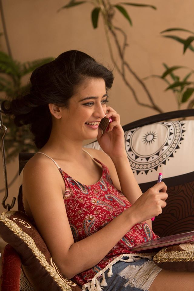 Laali Ki Shaadi Mein Laaddoo Deewana Movie Stills | Akshara Haasan